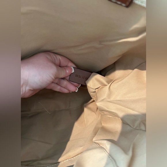 Beautiful tote! - Picture 5 of 7